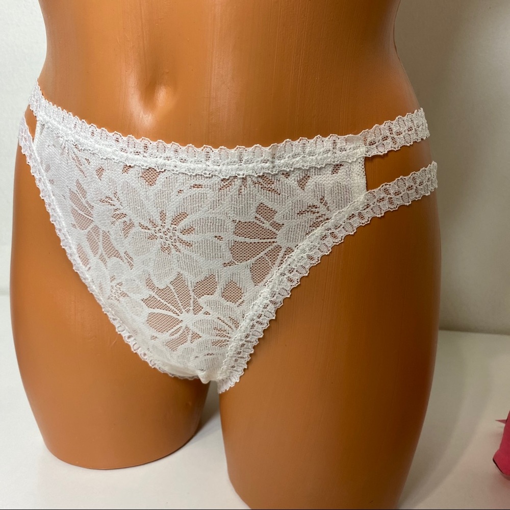 2 PINK VS LACE STRAPPY THONG BUNDLE - Picture 4 of 6